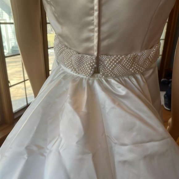 *Demetrios Ivory Cream Satin Detachable Train Wedding Dress Bridal Gown Size 6 - Picture 11 of 15